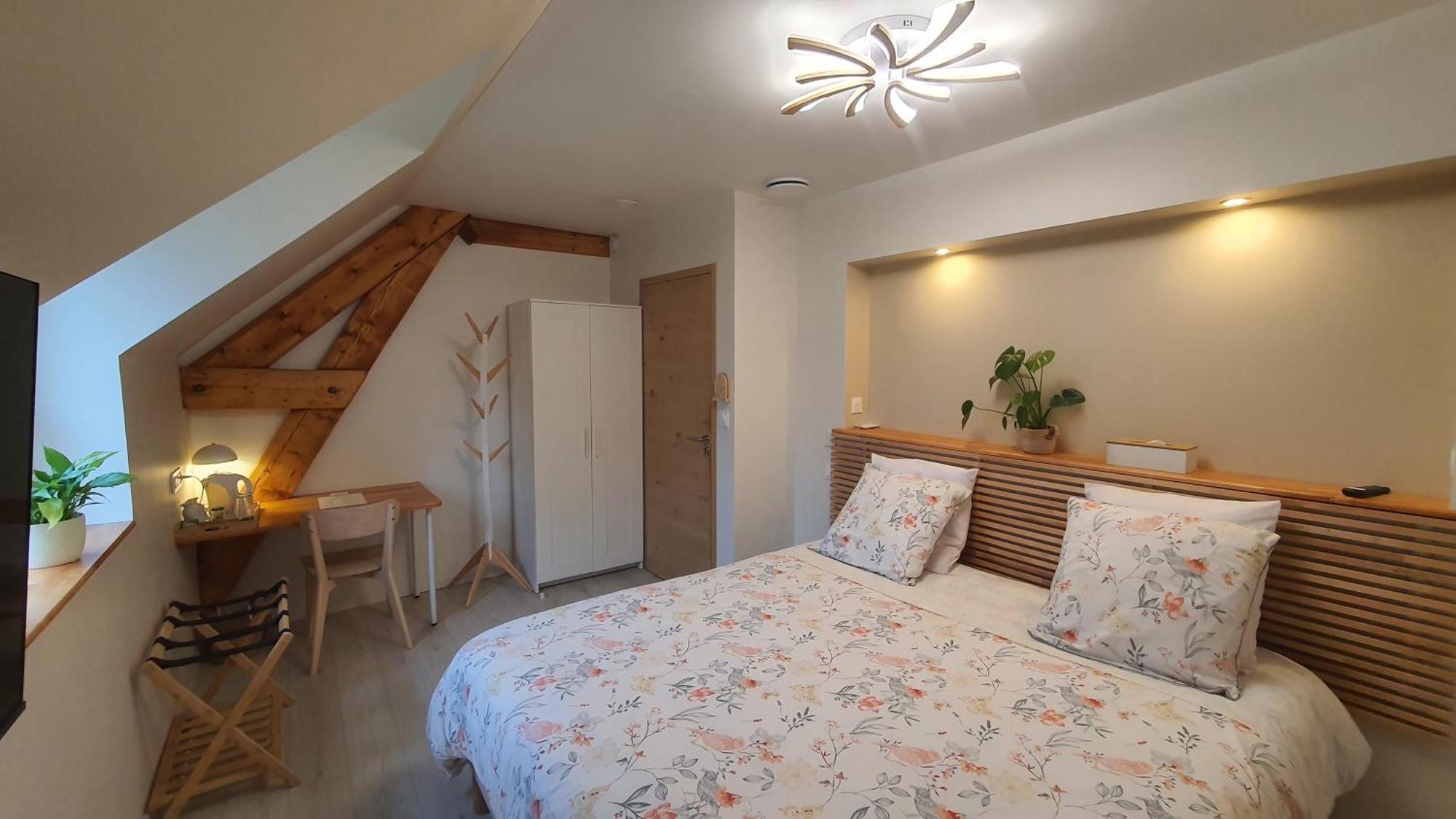 Au Fil De L'Eau Bed & Breakfast La Chapelle-Saint-Aubin Bagian luar foto